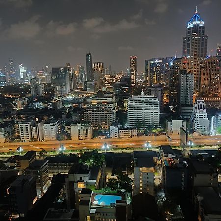 Affordable Serviced Apartments In Nana Omni Tower - Prime Sukhumvit Location 방콕 외부 사진