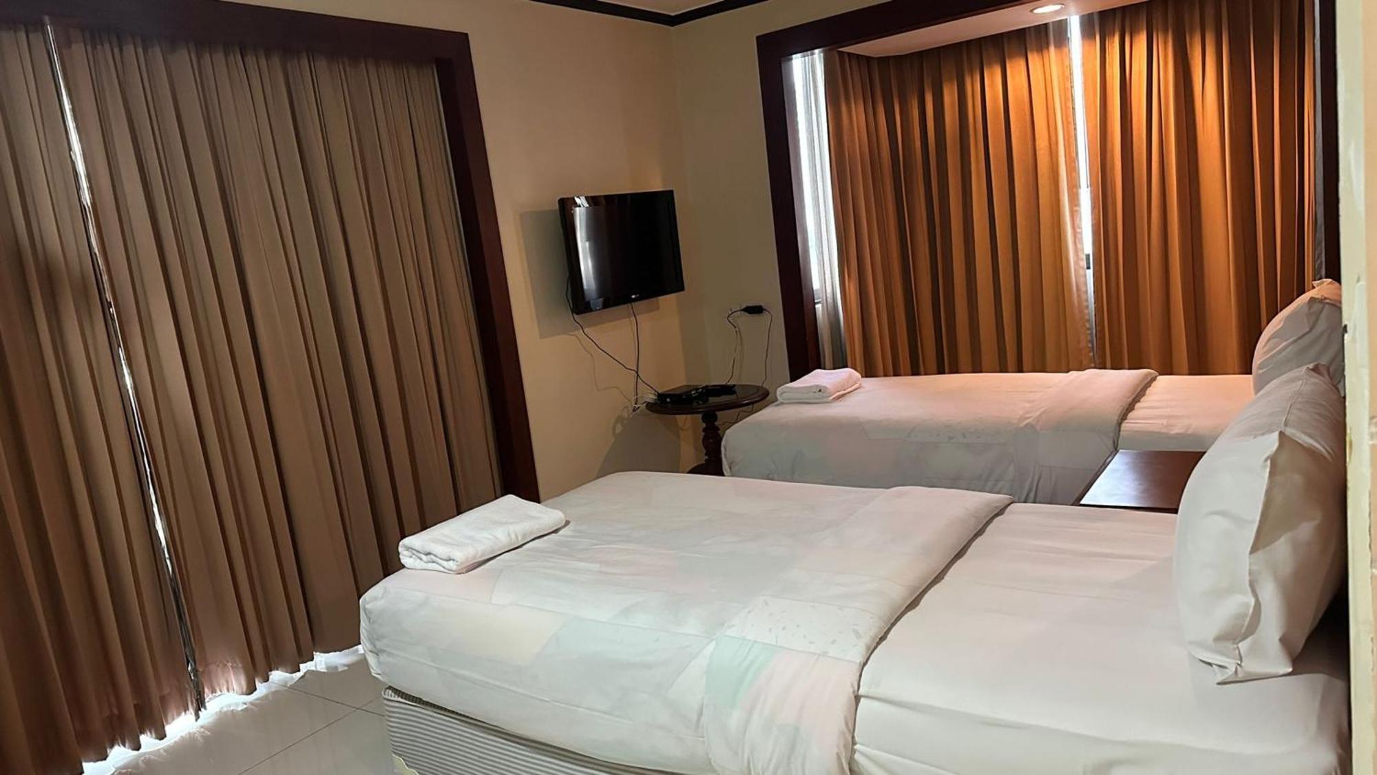 Affordable Serviced Apartments In Nana Omni Tower - Prime Sukhumvit Location 방콕 외부 사진
