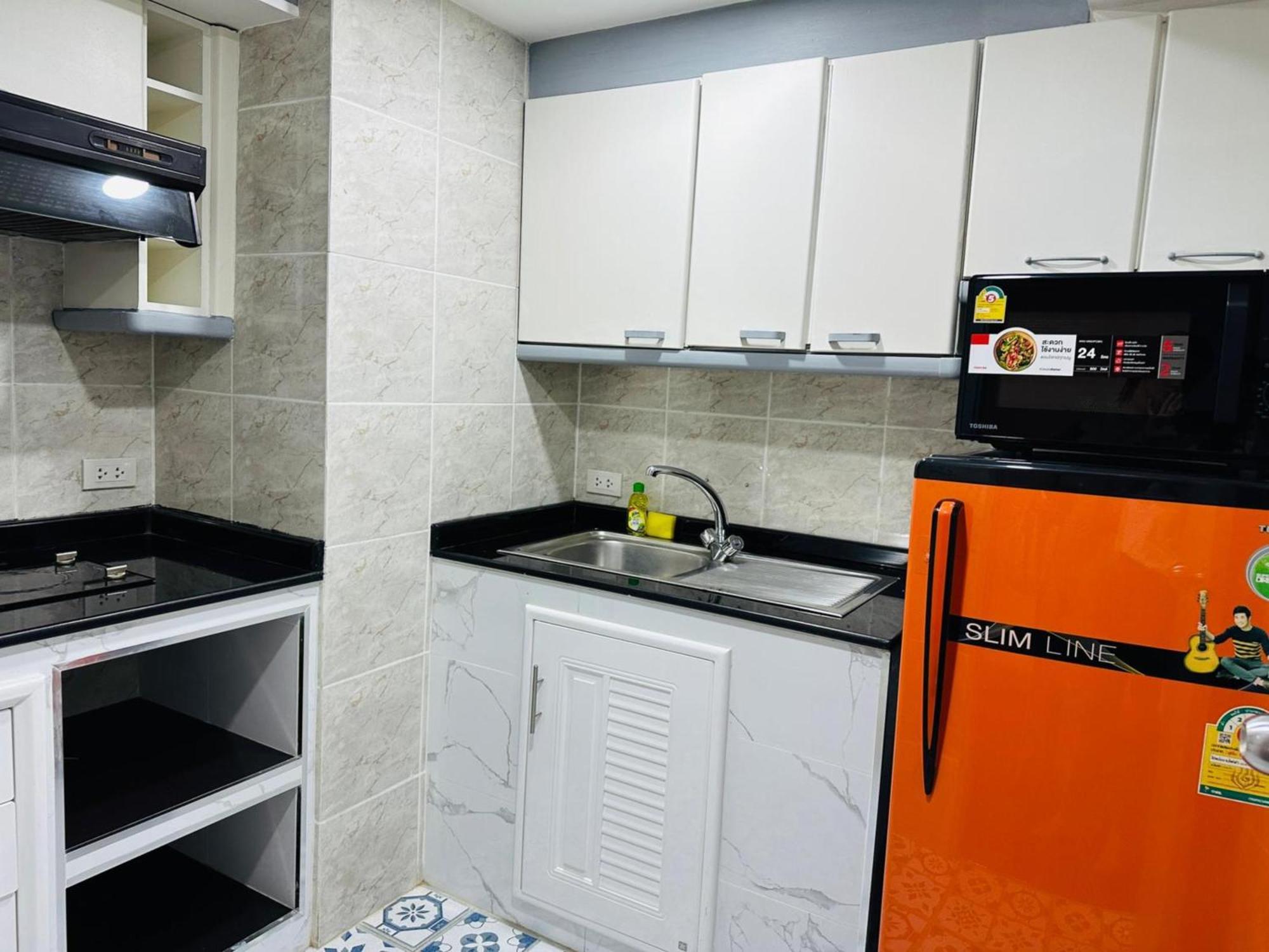 Affordable Serviced Apartments In Nana Omni Tower - Prime Sukhumvit Location 방콕 외부 사진