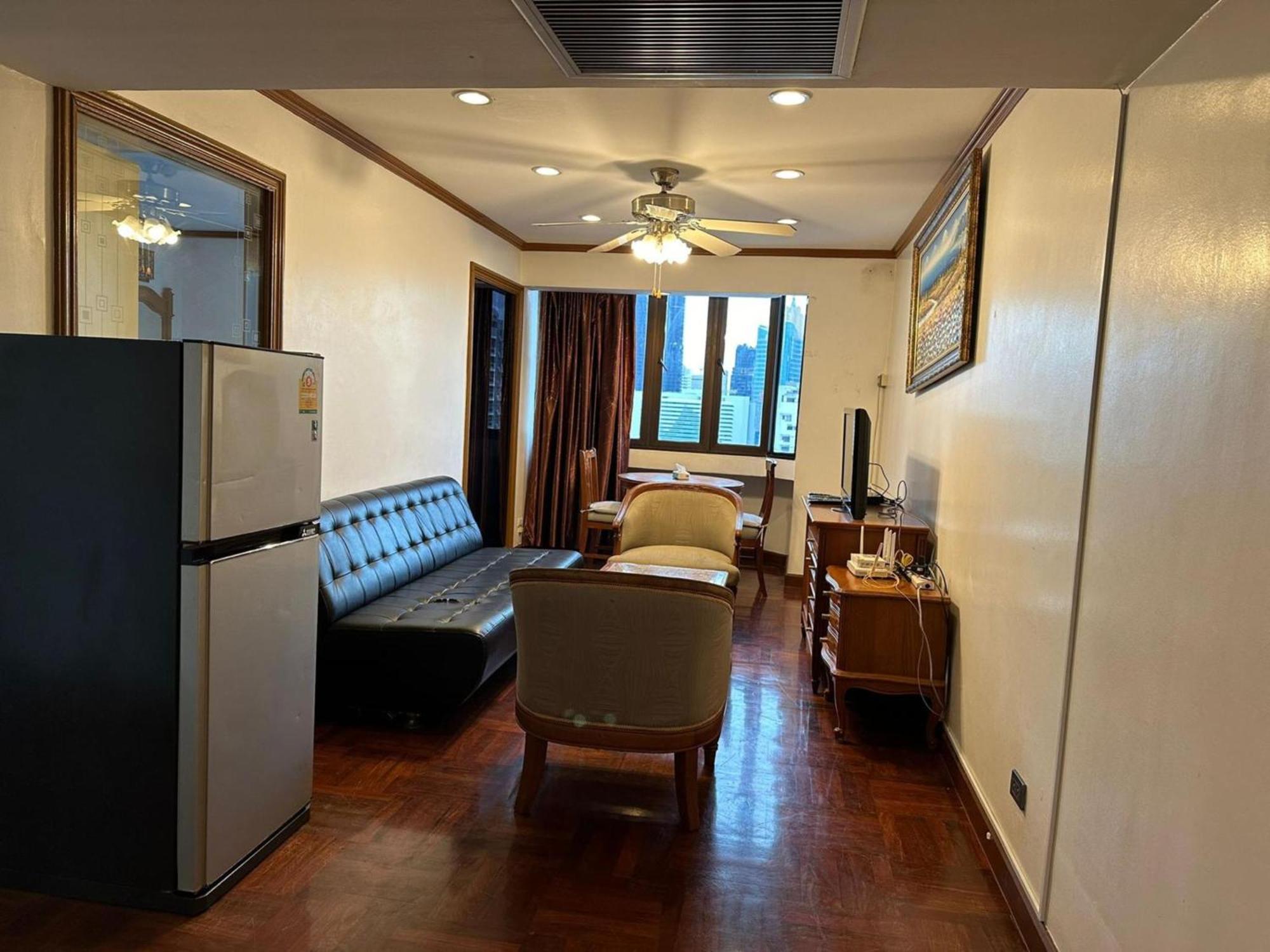 Affordable Serviced Apartments In Nana Omni Tower - Prime Sukhumvit Location 방콕 외부 사진