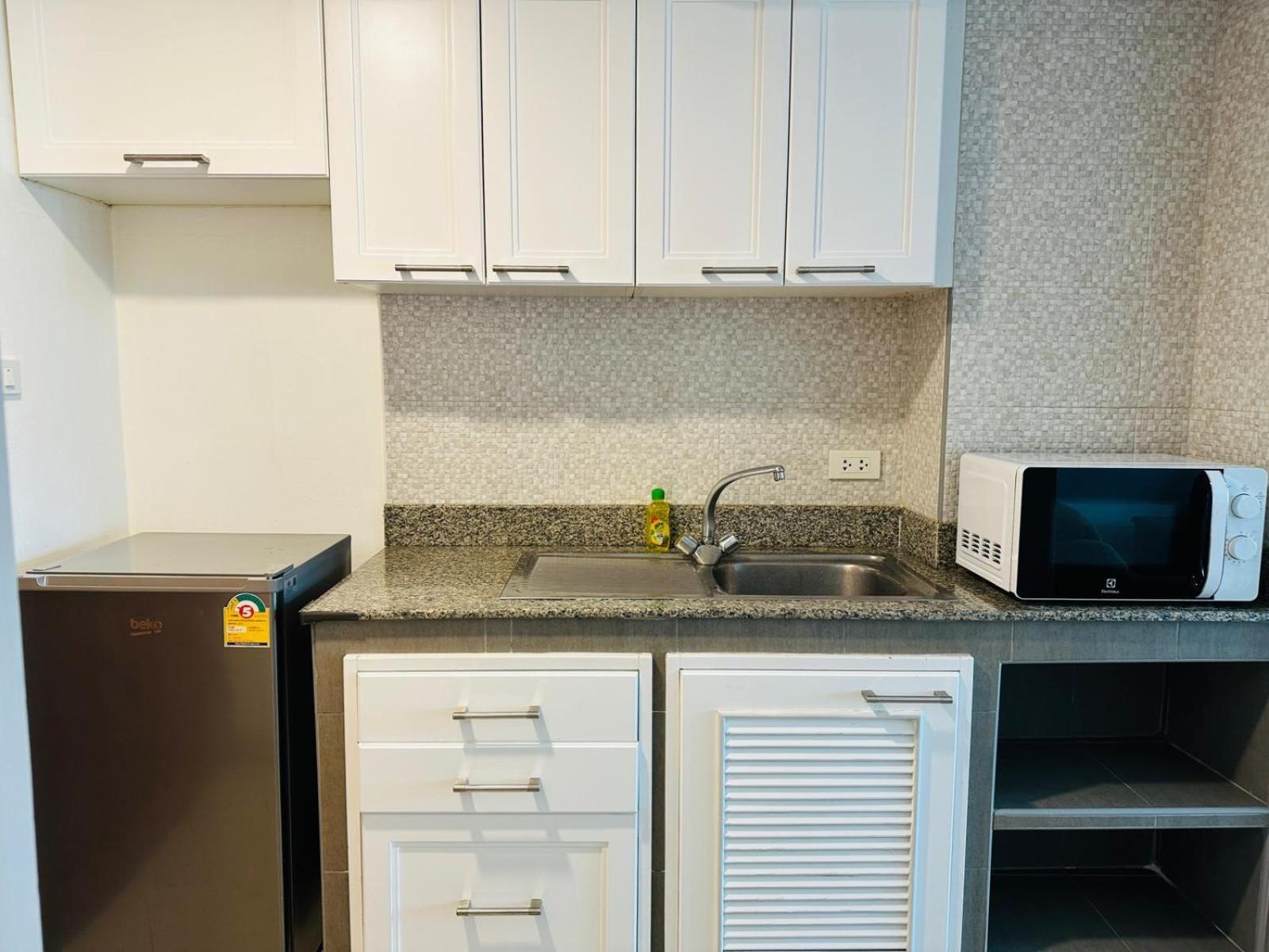 Affordable Serviced Apartments In Nana Omni Tower - Prime Sukhumvit Location 방콕 외부 사진