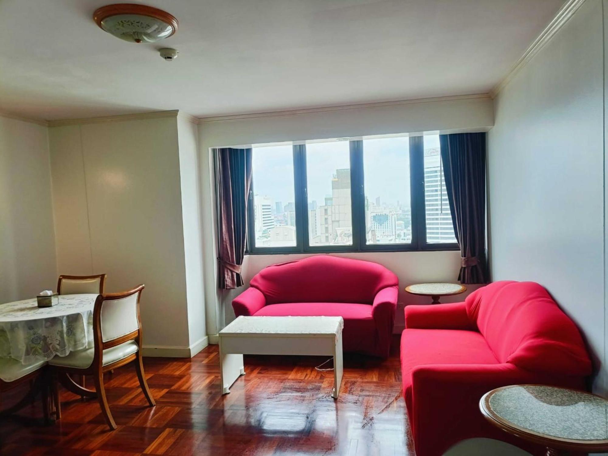 Affordable Serviced Apartments In Nana Omni Tower - Prime Sukhumvit Location 방콕 외부 사진