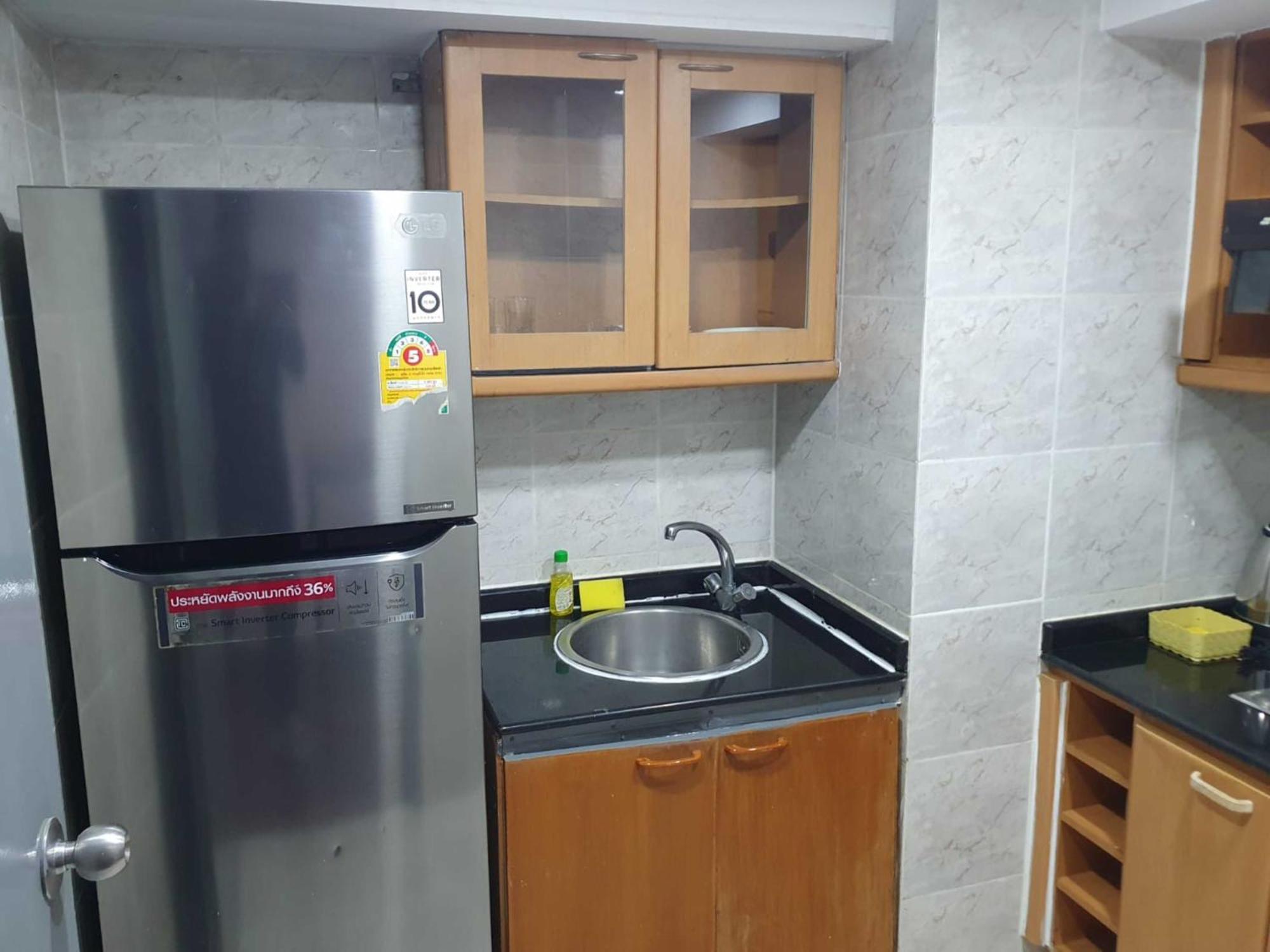 Affordable Serviced Apartments In Nana Omni Tower - Prime Sukhumvit Location 방콕 외부 사진
