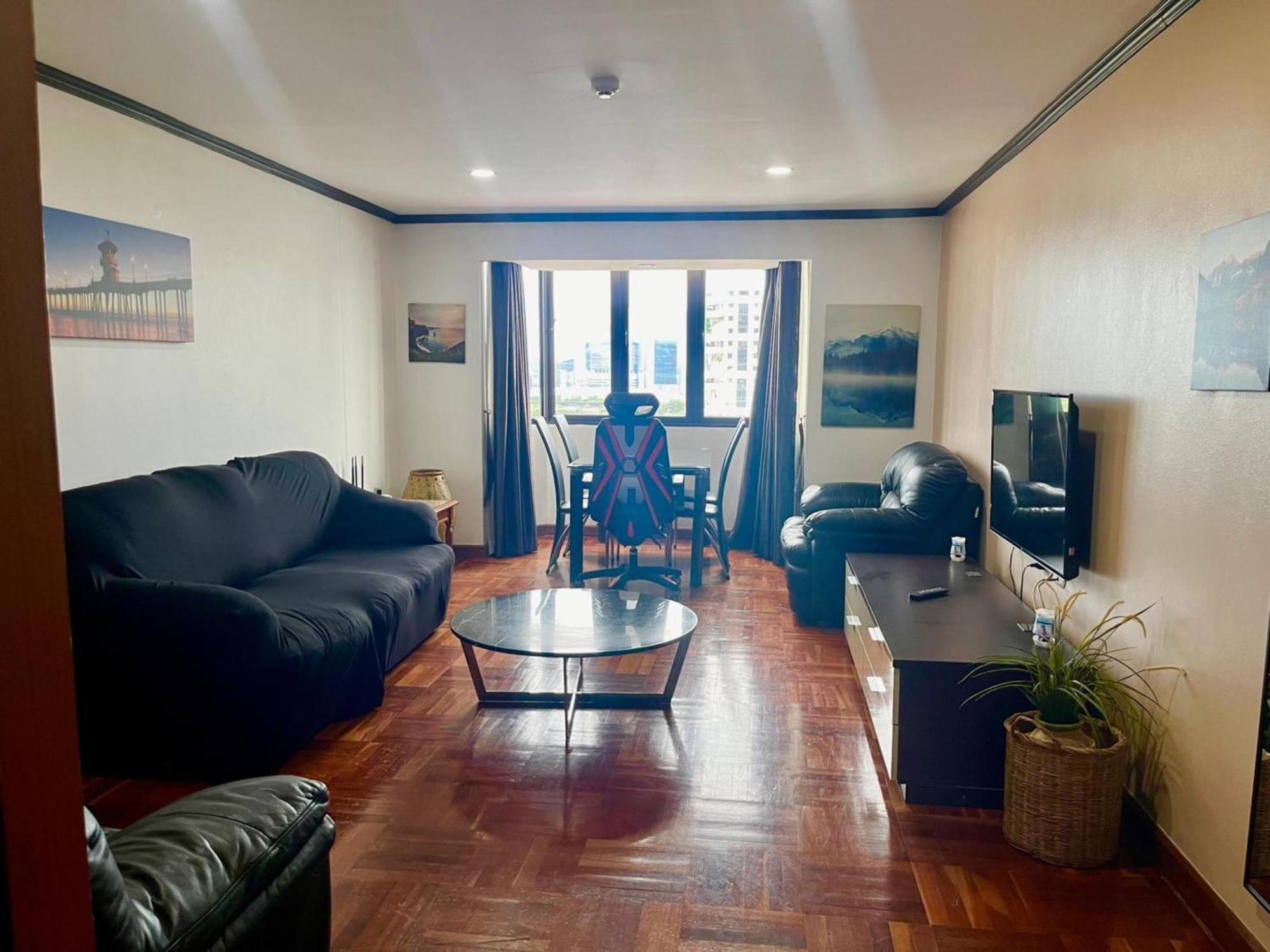 Affordable Serviced Apartments In Nana Omni Tower - Prime Sukhumvit Location 방콕 외부 사진
